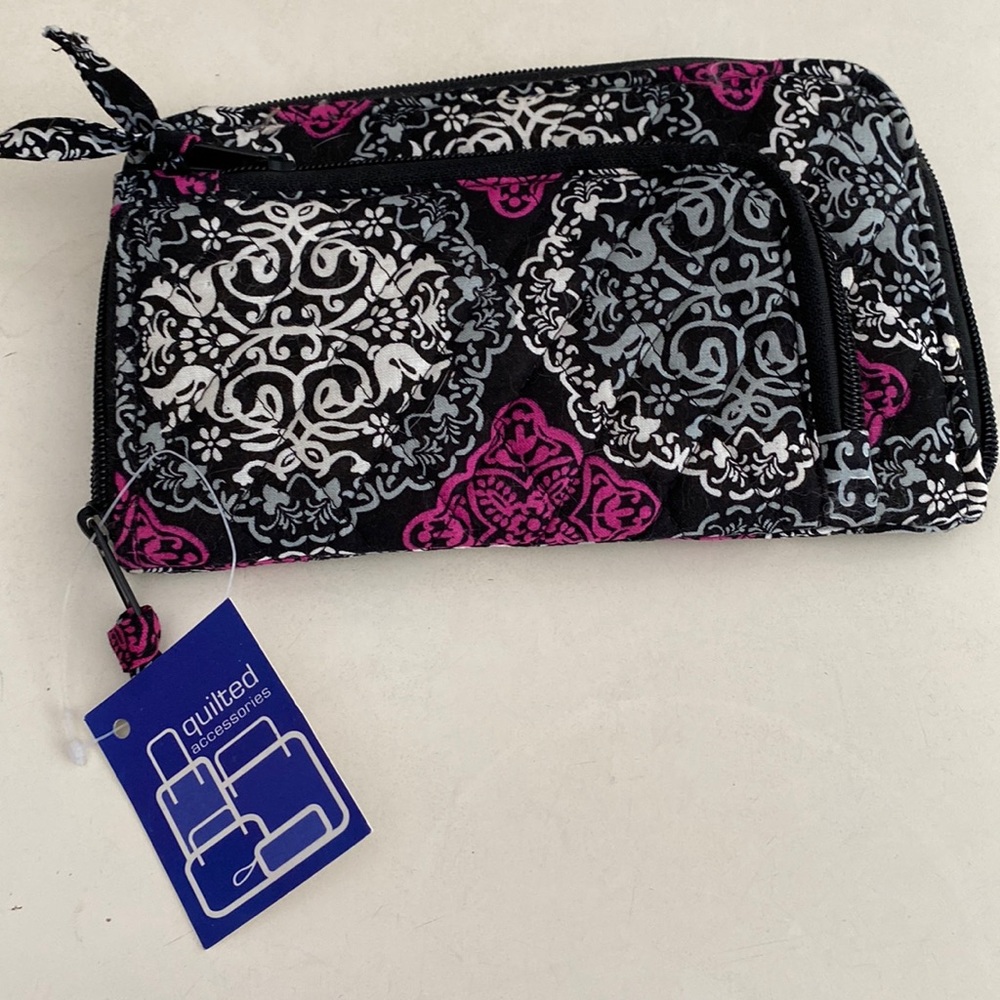NWT Sierra Pacific Crafts quilted wallet